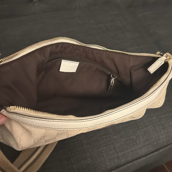 Gucci white Monogram Canvas Round Messenger Bag - Picture 5 of 7